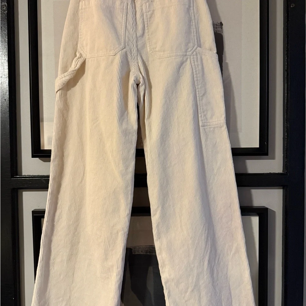 Women's Cream Wide-Leg Cropped Corduroy Pants - Picture 7 of 12
